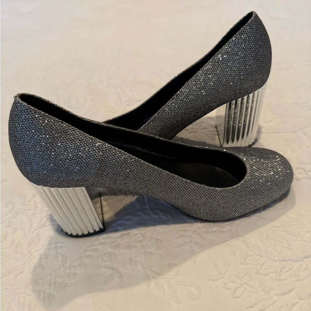 Michael Kors Porter Silver Block Heel Pumps size 8